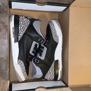 Air Jordan’s 3 Black Cement Size 6Y